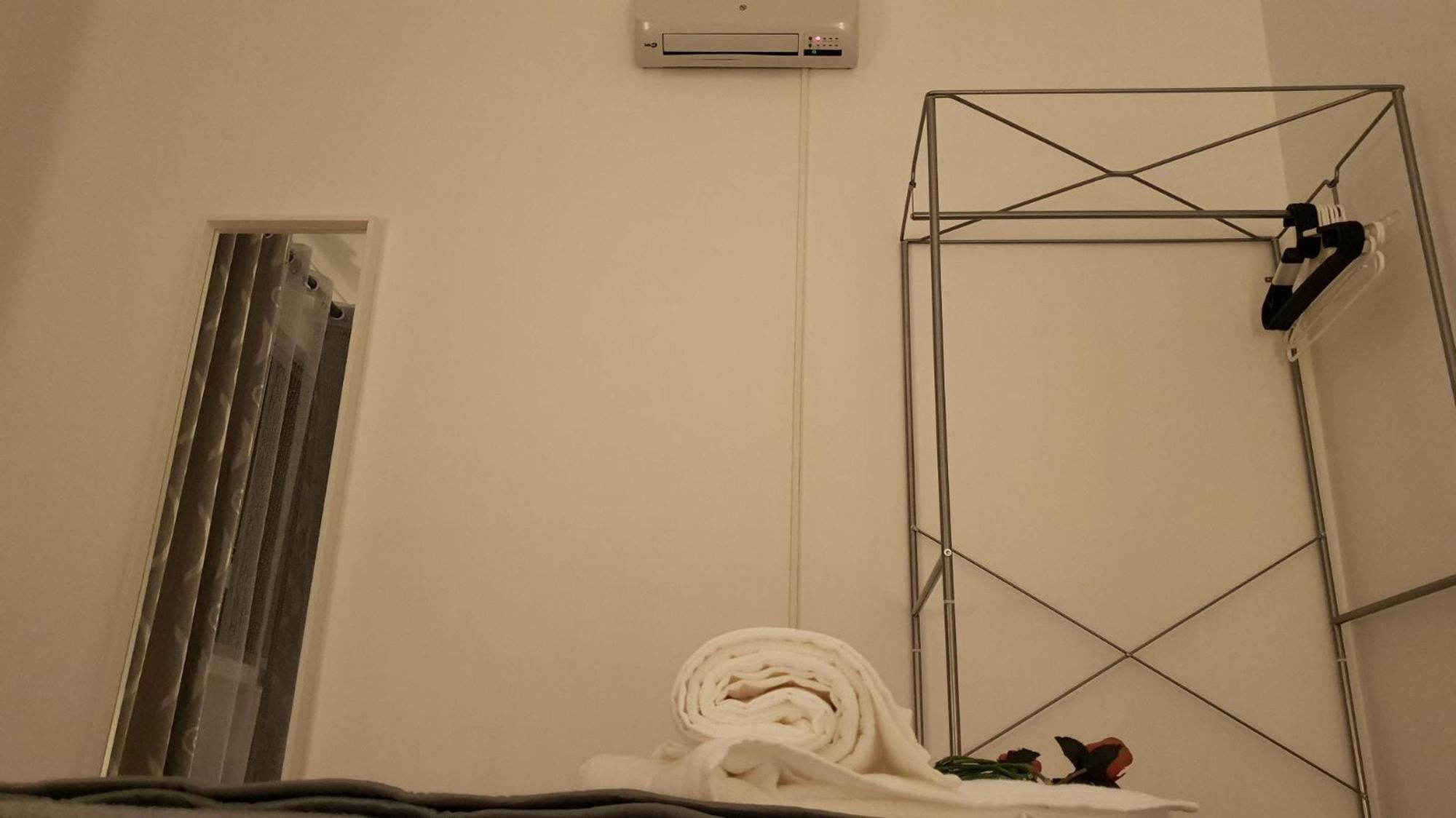 With 3 Bedrooms In Lisboa, With Wifi - 23 Km From The *