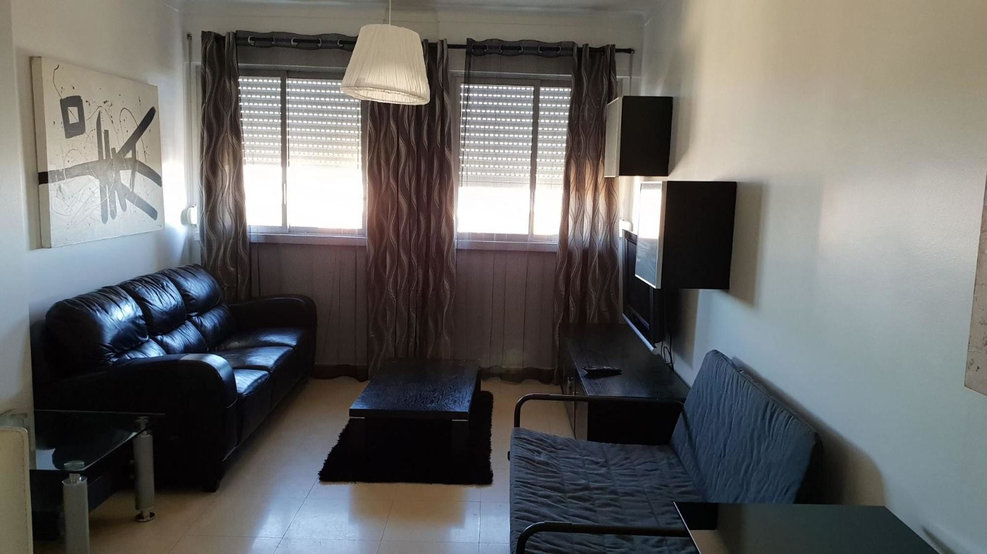 With 3 Bedrooms In Lisboa, With Wifi - 23 Km From The * Lisboa